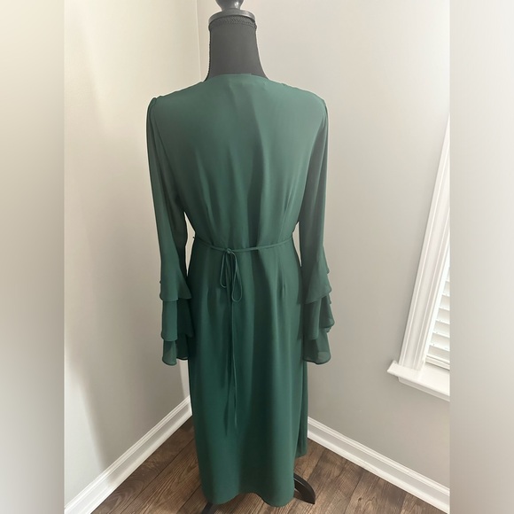 🌺Forever 21 True Wrap Dress with Tiered Bell Sleeves (Sz L) - Picture 2 of 3